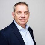 Simon James CEO PayComplete evoluzione del Contante